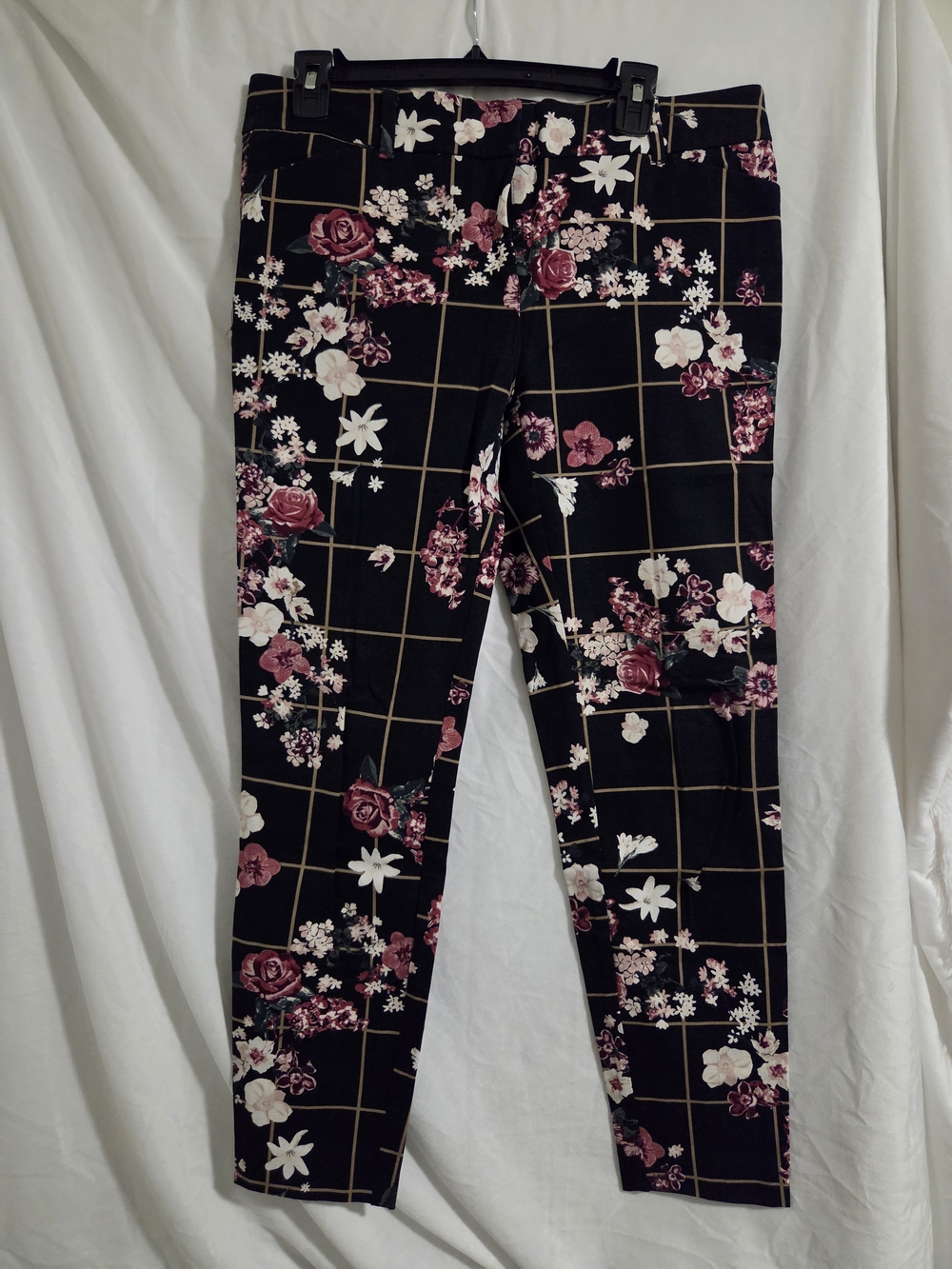 New York & Company Black Floral Grid Cropped Pants
